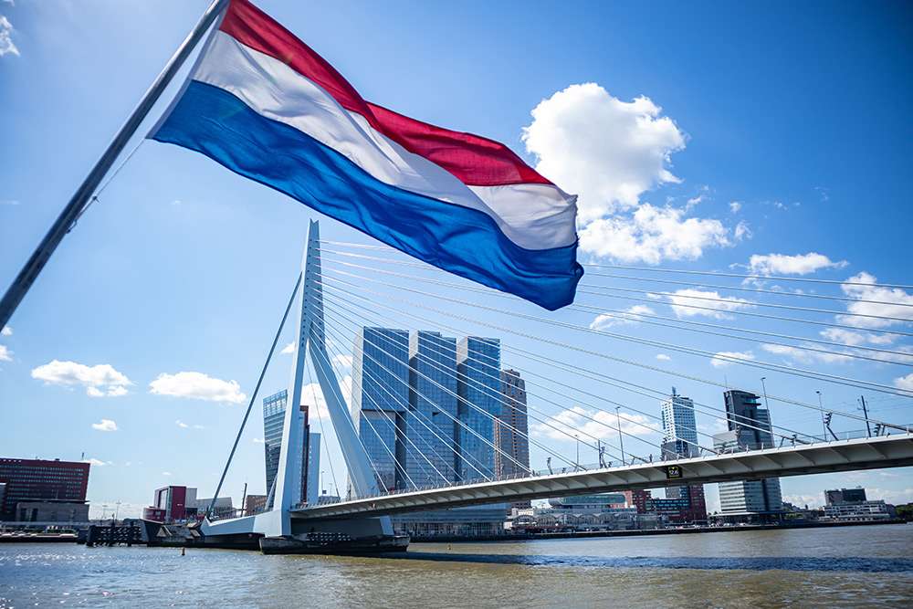 Une approche locale pour les applications de suivi aux Pays-Bas